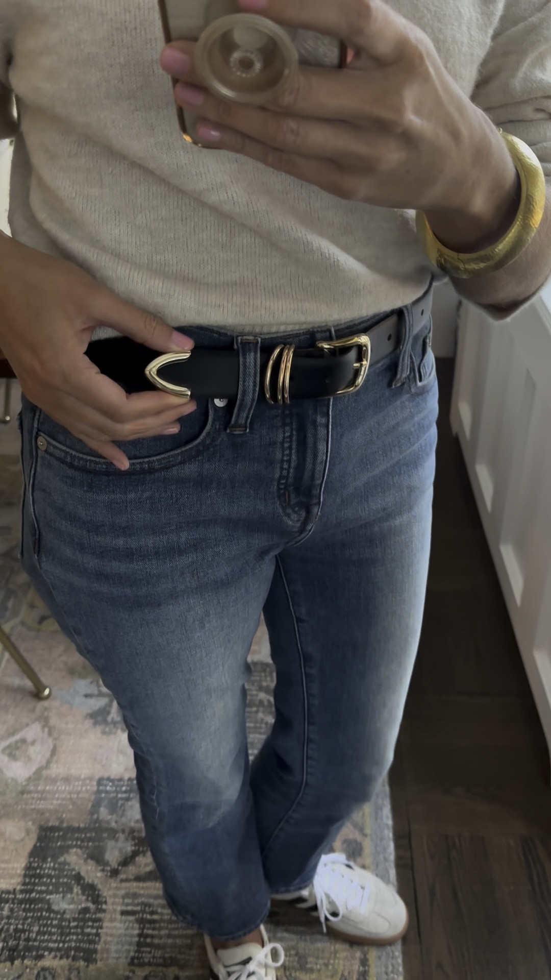 New Amazon belt under $20! Love that the gold isn’t too brassy or bright.  A bit more subtle. 

Jeans
Denim
Black faux leather belt
Gold hardware 
Fall outfit
Fall finds
Casual outfit
Work outfit 

#LTKWorkwear #LTKStyleTip #LTKFindsUnder50