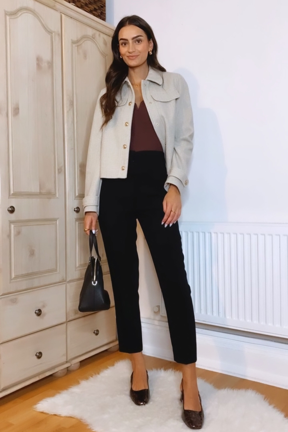 7 Days of Autumn Outfits: Day 6 🍂
Beige jacket, brown bodysuit, black high waist trousers, resin slingback shoes, black bag

#LTKstyletip