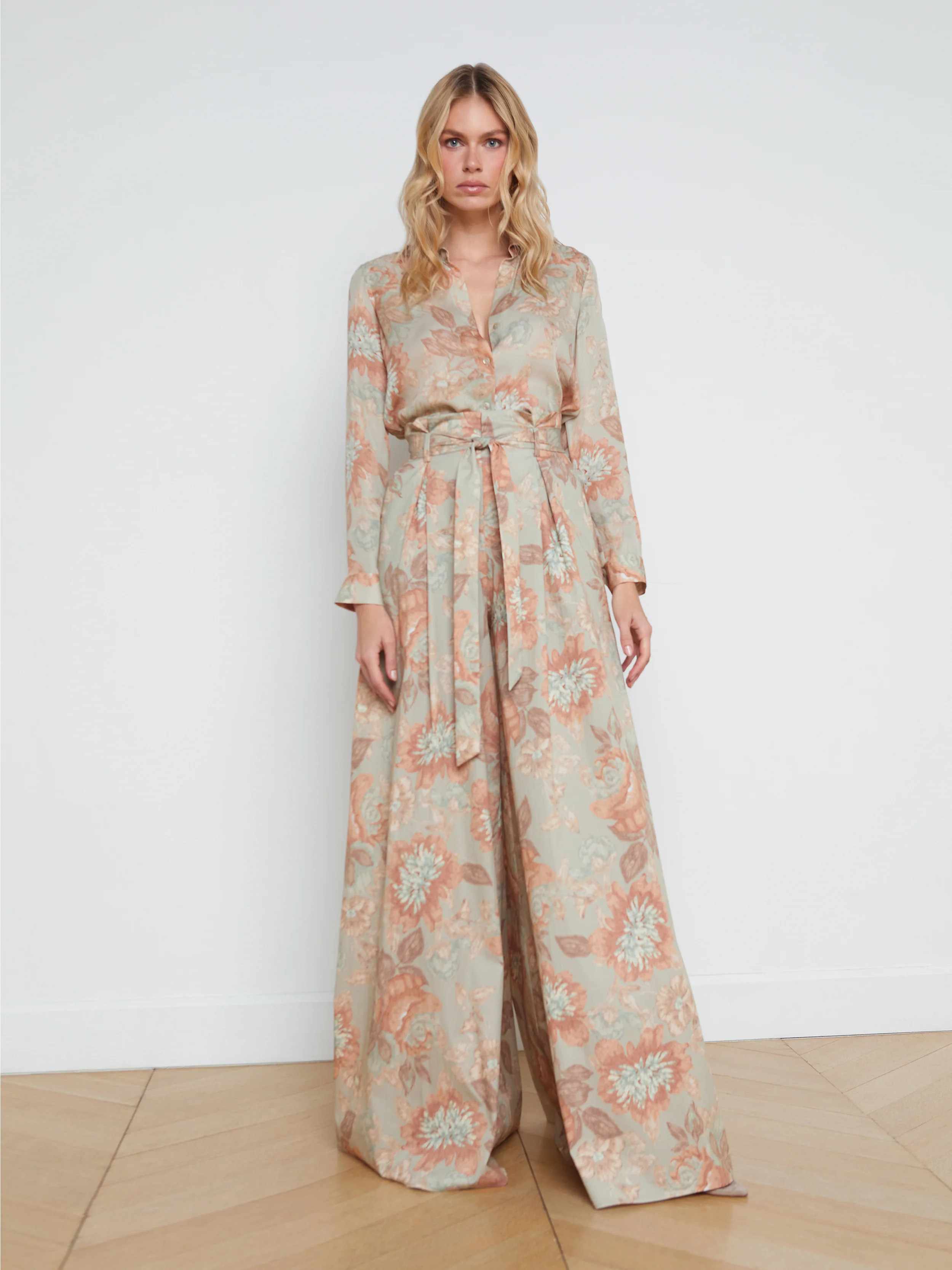 L'AGENCE - Chantae Ultra Wide-Leg Belted Pant in Multi Soft Pastel Vintage Floral | L'Agence