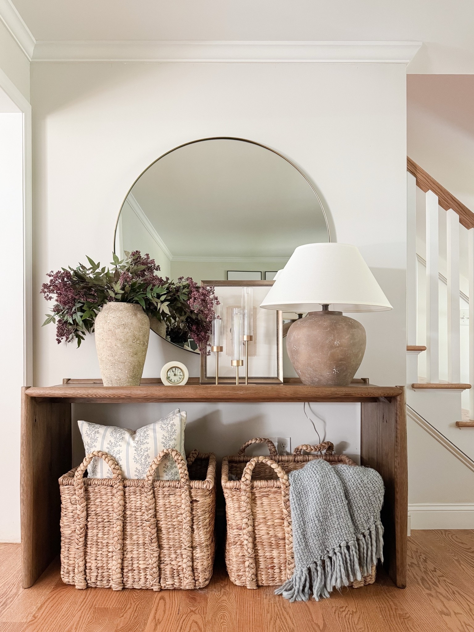 Thinking about adding fall touches to your space? Sprinkle it in slowly with faux stems and subtle decor finds! Here’s some fall entryway inspiration to save for the season ahead! ✨

#LTKHome