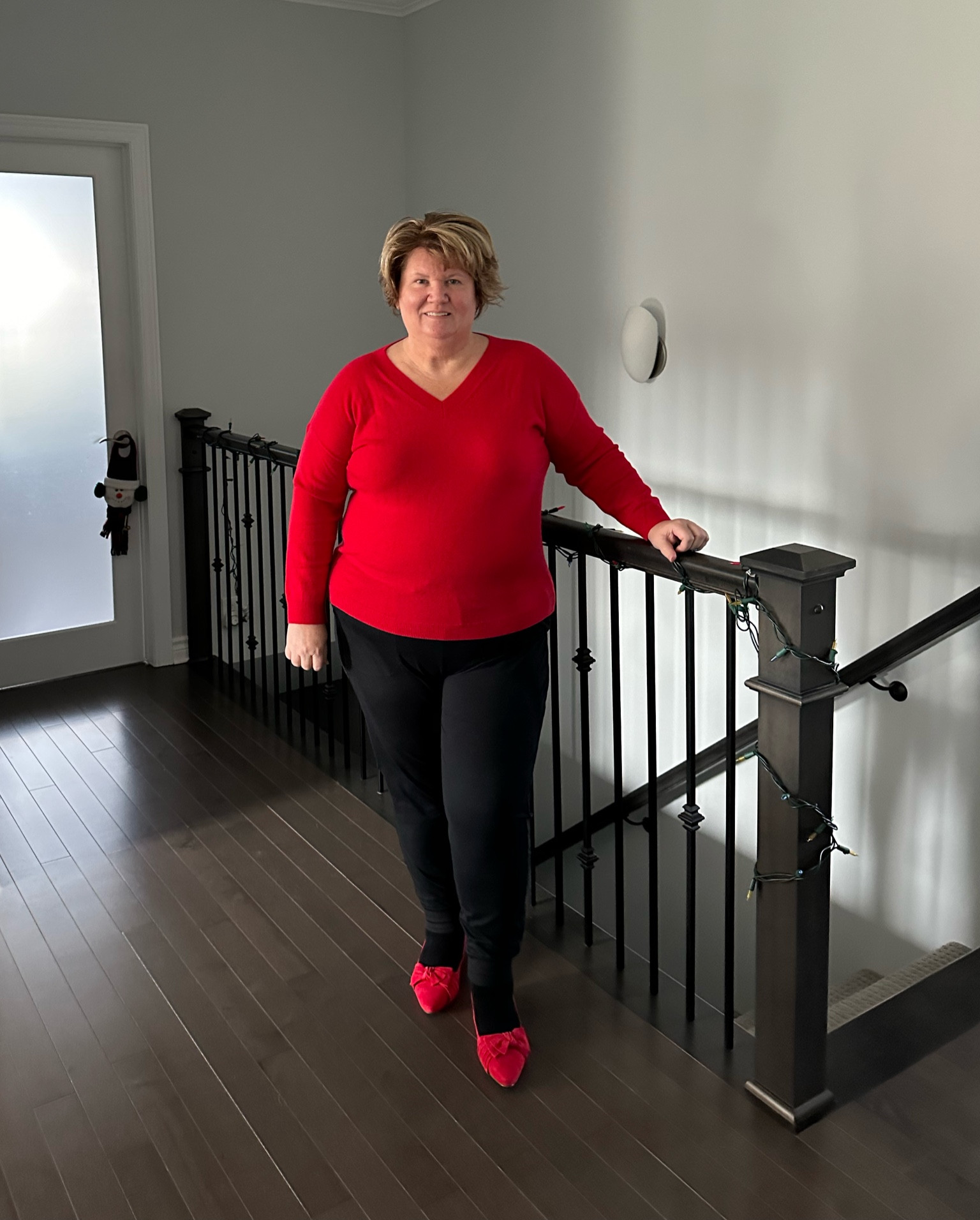 Today’s outfit is comfy casual with a pop of red! Cashmere sweater and shoes by Talbots, black Zella Live in Pocket Joggers.
#sizexxl #pluspetite #petiteover50


#LTKCyberWeek #LTKover40 #LTKplussize