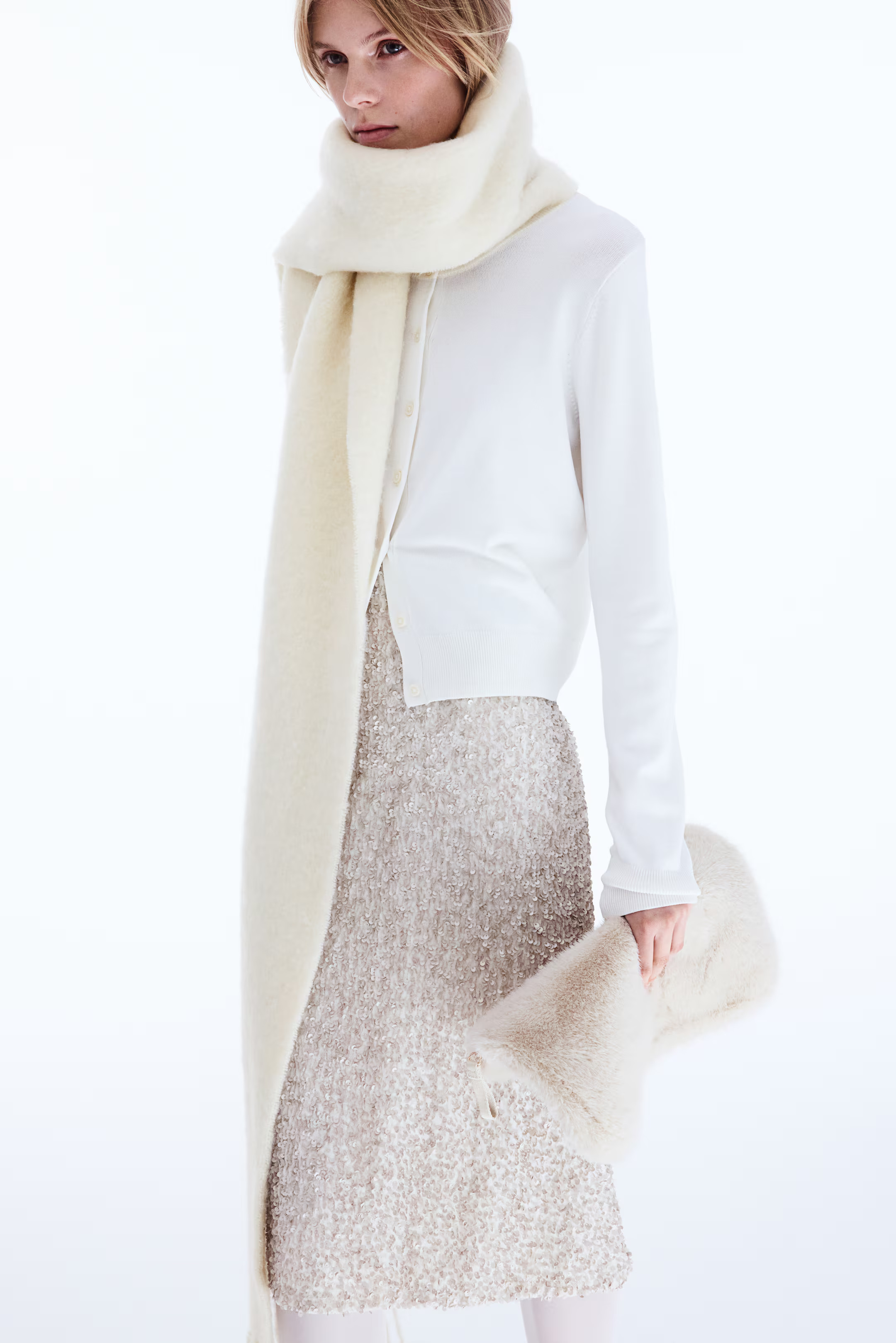 Scarf - Beige - Ladies | H&M GB | H&M (UK, MY, IN, SG, PH, TW, HK)
