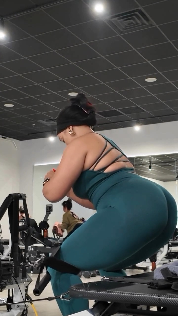 Happy National Pilates Day to my fellow Pilates princesses 💪🏾

If there is ONE thing I refuse to negotiate as a mommy, 
wife, and corporate girly — it is THIS. 

Strong Pilates is giving weights, intentional movement, good music and even better vibes with my Pilates besties. As a working mommy and wife, protecting this time for myself is non-negotiable.✨

To every working mama who keeps putting herself last — 
your wellness is not a luxury. It is the foundation that holds everything else up. 

Protect your time, girlfriend. You deserve to be on your own calendar. 💛

Drop a 🎀 if Pilates is your non-negotiable too or tell me what movement keeps YOU grounded!

#NationalPilatesDay #PilatesPrincess #ComeToClassWithMe 
#WorkingMomSelfCare #strongpilates 

Mom Wellness Pilates Girly Self Care Is NonNegotiable Corporate Girly Mom Of 2 Pilates Vibes Movement Is Medicine Elevated Everyday Pilates Besties