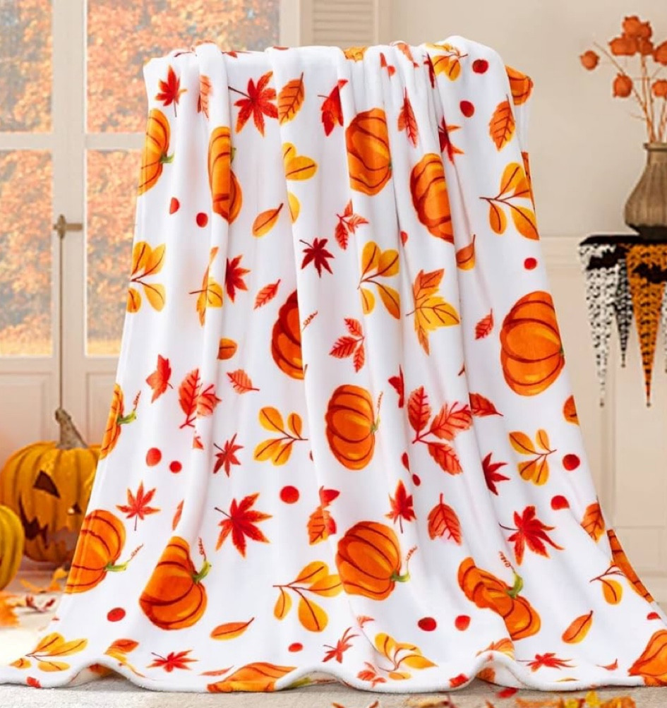 The cutest fall home decor blanket 🍁🍂

#LTKSeasonal #LTKHome #LTKFallSale