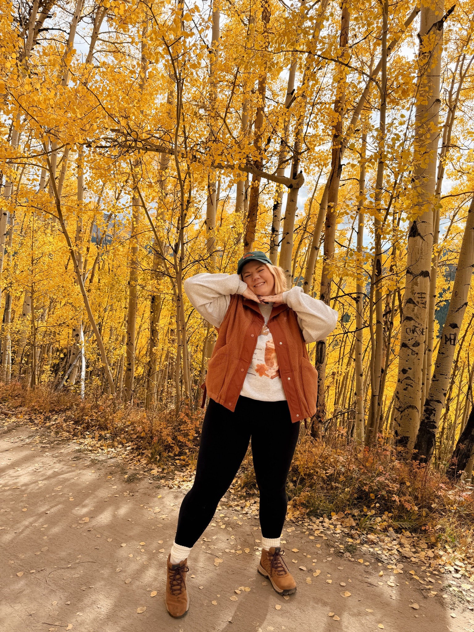 Outfit to see the aspens! Wearing L sweatshirt, XL leggings & vest 