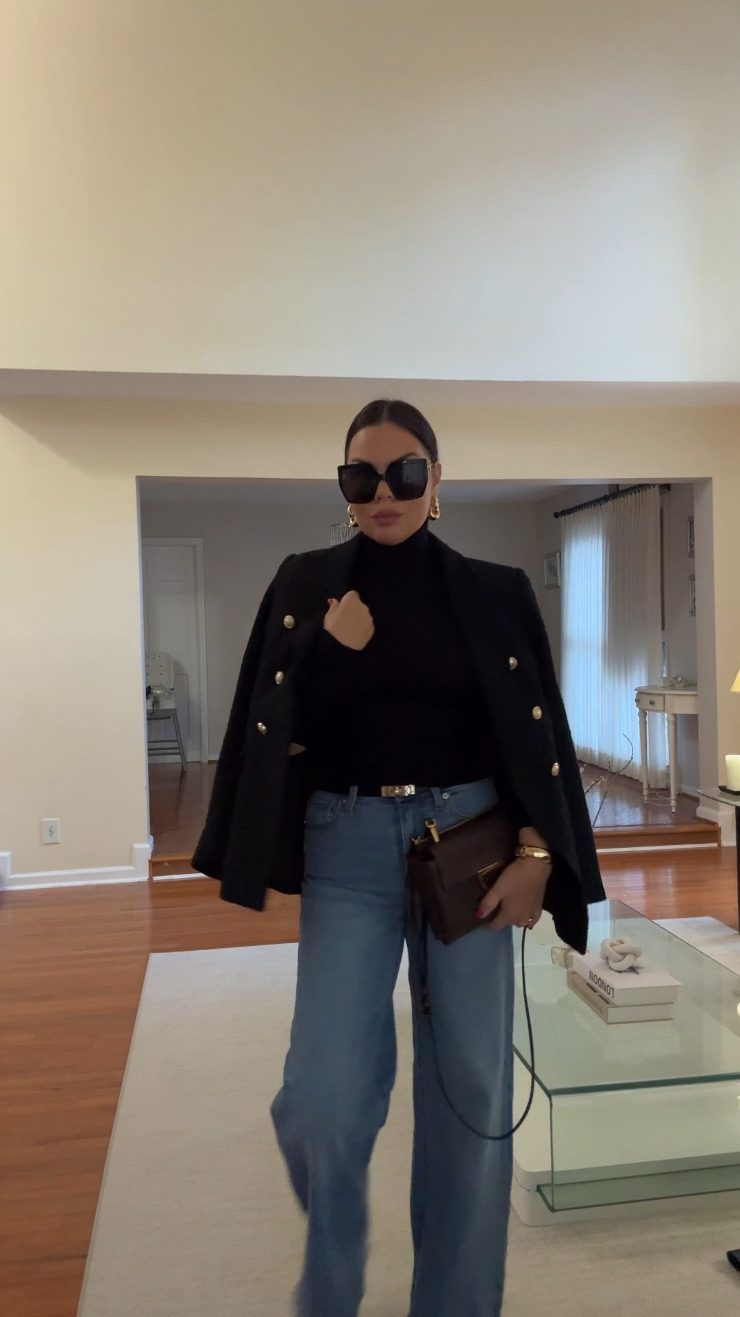 Double-breasted chic 🤍
One of my favorite blazers — the Double-breasted Twill Blazer from Nordstrom.
I love styling it with wide-leg jeans (these viral ones from @Target !) and a classic black turtleneck. Add gold accessories for that effortlessly polished look. ✨ #Ltkfashion #ltkblazer

#LTKStyleTip 

#LTKSeasonal