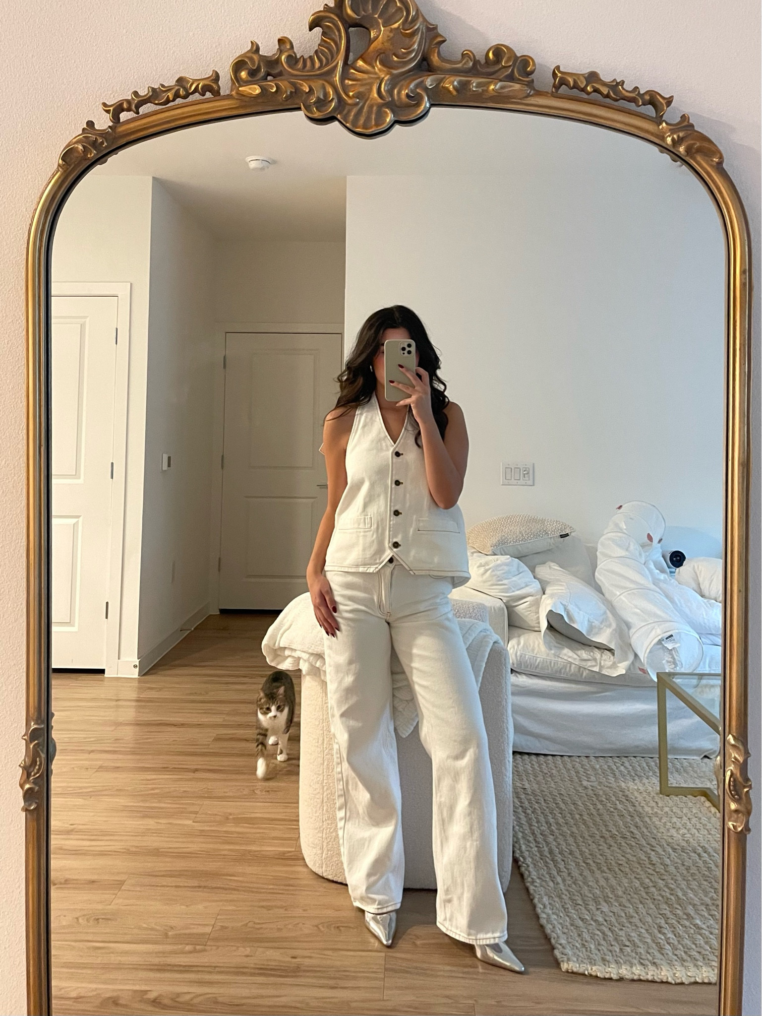 OOTN 
Size 2 in the top and pants 
Shoe size: 7 