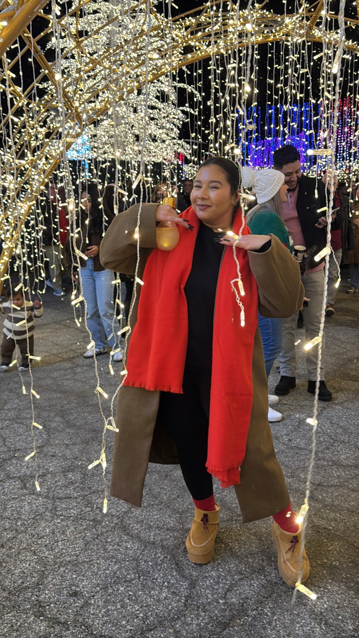 What I wore to see Christmas lights here in Los Angeles. I wanted to feel comfortable and still feel put together.

Crewneck sweater- large / tts/ runs little big/ super comfy 
Trench coat - Large/ runs big/ great quality / keeps you warm / perfect for layering 
Leggings - medium / tts/ great tummy control / squat proof 
Sneakers/ 8.5/ tts/ so comfortable 

Holiday outfit
Christmas outfit 
Midsize outfit 
Midsize fashion 
Winter outfit 
Winter coat 
Trench coat
Brown coat 
Red scarf 
Triangle scarf 
Red socks 
Comfy outfit 
Mom outfit idea 
Casual outfit 
Red outfit 

#LTKootd #LTKMidsize #LTKHoliday

#LTKHoliday #LTKMidsize #LTKootd

#LTKMidsize #LTKHoliday #LTKootd