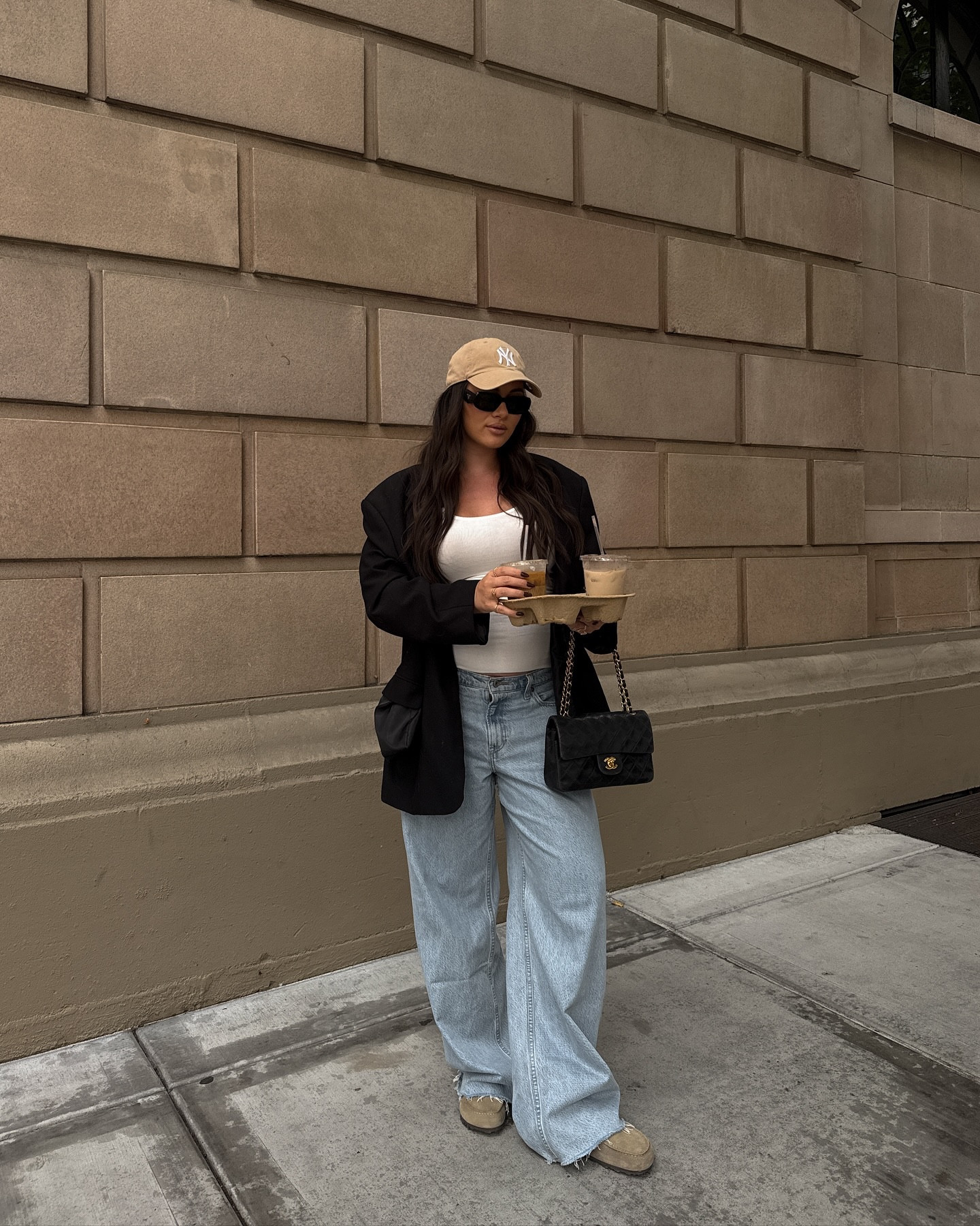 Fall fashion feat. the bump 🤍

+ jeans: sized up 2 sizes to fit the bump
+ tank from @thirtyyears - super soft & full length
+ shoes: my new obsession from @birkenstock

#falloutfitinspo #fallstyles #falloutfit #bumpstyle #pregnancystyle #sandiegoblogger #falltrends #naplesbirkenstock #pregnancyoutfit