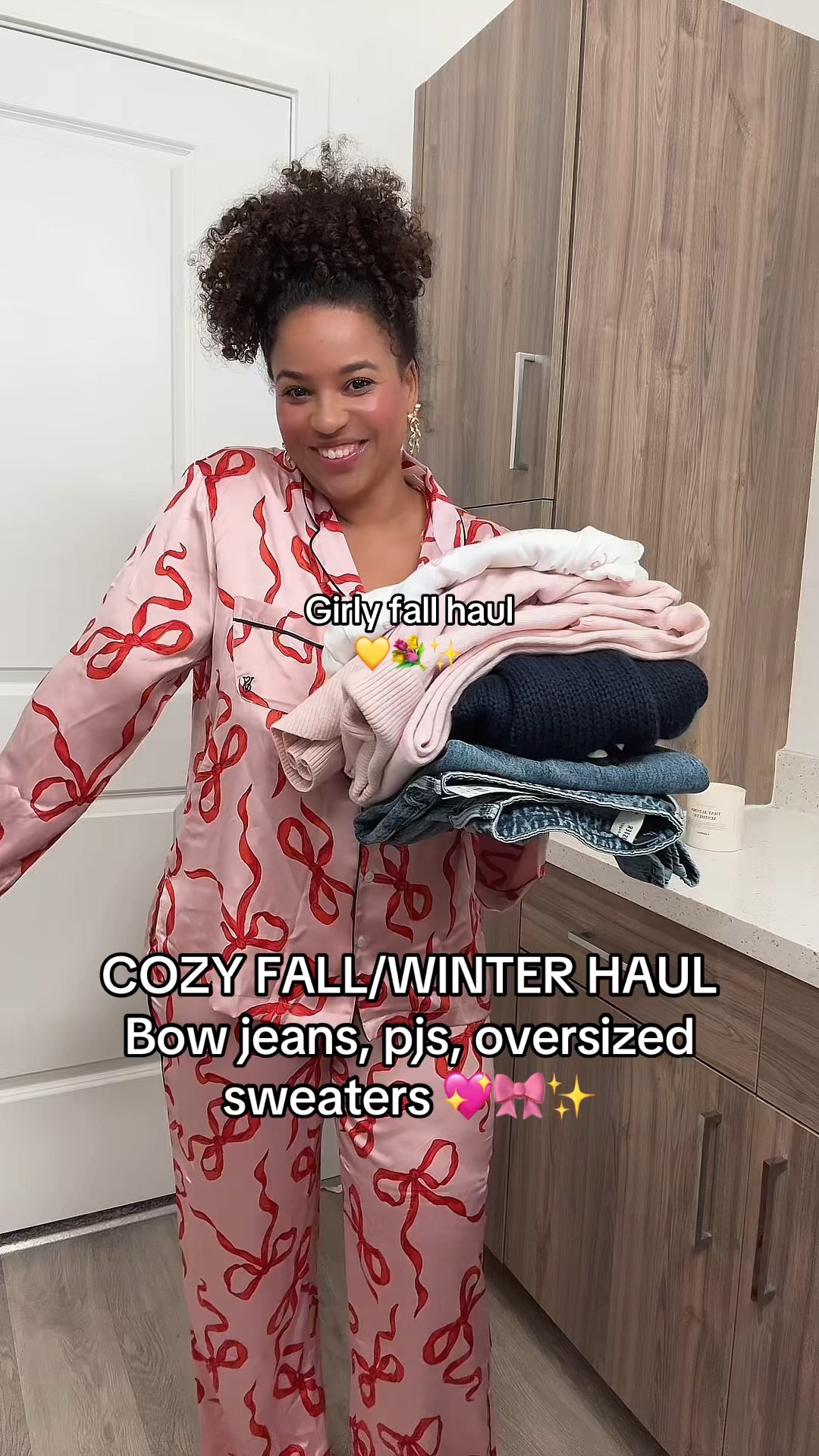 Eeekkk so excited about all these fall clothes!! 

I grabbed bow jeans in a size 30 (sized up 2 sizes these seem to run small)

Bow pajamas
bow jeans 
hollister fall
victoria’s secret sale
pink fall sweatsuit
pink jacket
wide leg pants for fall
jeans for fall midsize
curve friendly jeans for fall 

#LTKMidsize #LTKSeasonal #LTKVideo