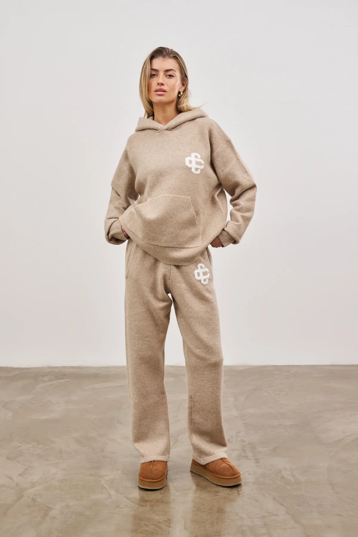 FLUFFY KNIT EMBLEM JOGGERS - BEIGE | The Couture Club