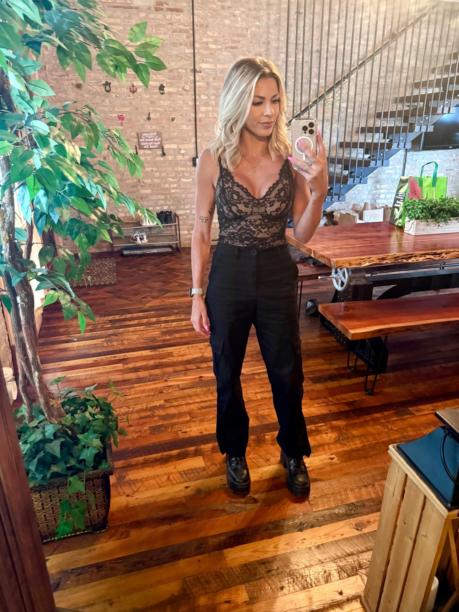 Arc day ✌🏼 loving these cargo pants with the combat boots! 😍

#LTKPetite #LTKFindsUnder50 #LTKParties