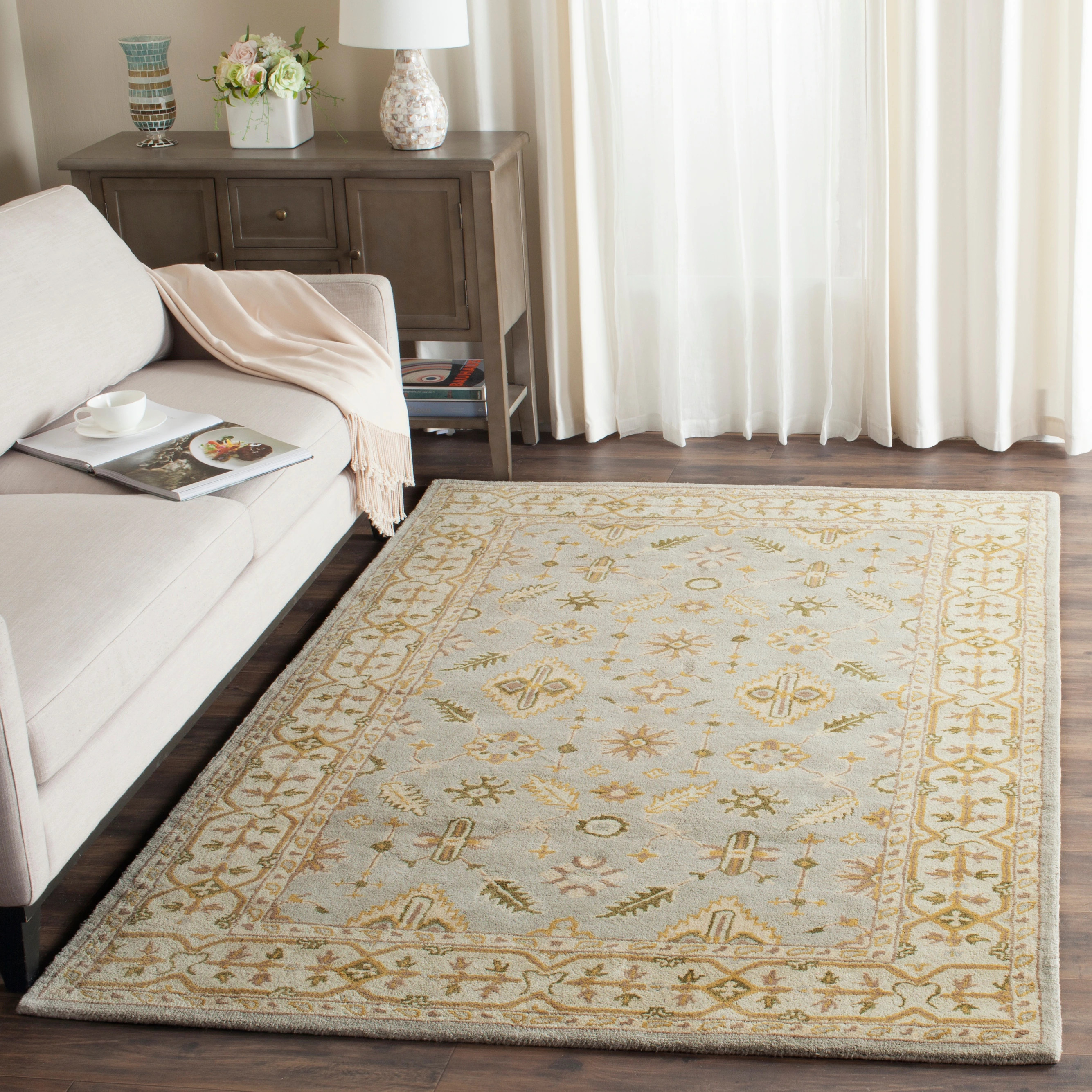 SAFAVIEH Handmade Classic Sabah Traditional Oriental Wool Rug - On Sale - Overstock - 40450306 | Overstock