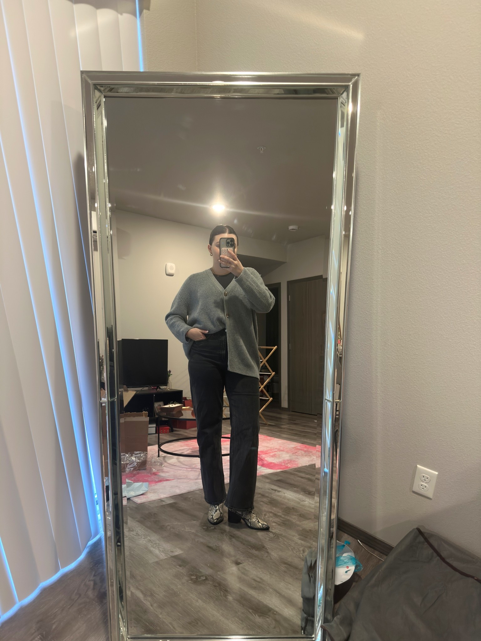 Cozy work outfit! Loving my Mongolian cashmere for fall btw 🩶

I’m wearing a M bodysuit, size L cardigan, size 31 jeans and size 9 boots

#LTKootd #LTKMidsize #LTKWorkwear