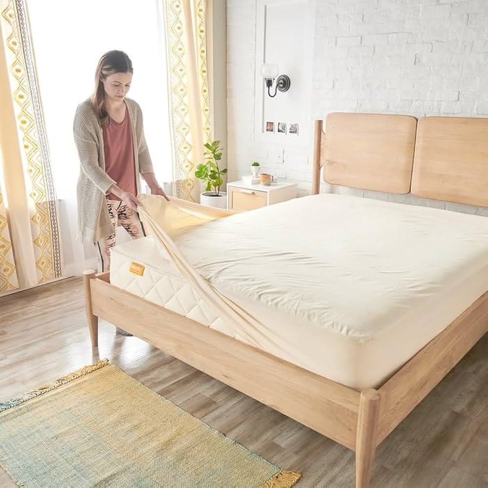 Happsy Organic Waterproof Mattress Protector Pad - Elastic Fitted Mattress Protector - Machine Wa... | Amazon (US)