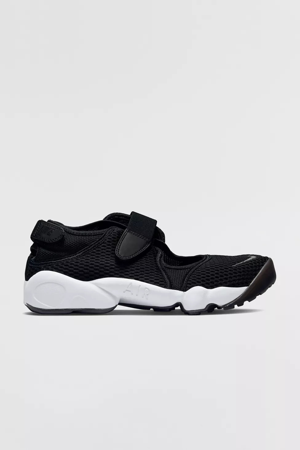 Nike Women's Air Rift Sneakers | Urban Outfitters (US and RoW)