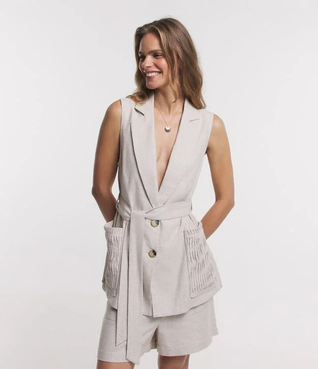 Colete Longo em Viscolinho com Faixas e Pregas nos Bolsos Bege - Lojas Renner | Renner (BR)