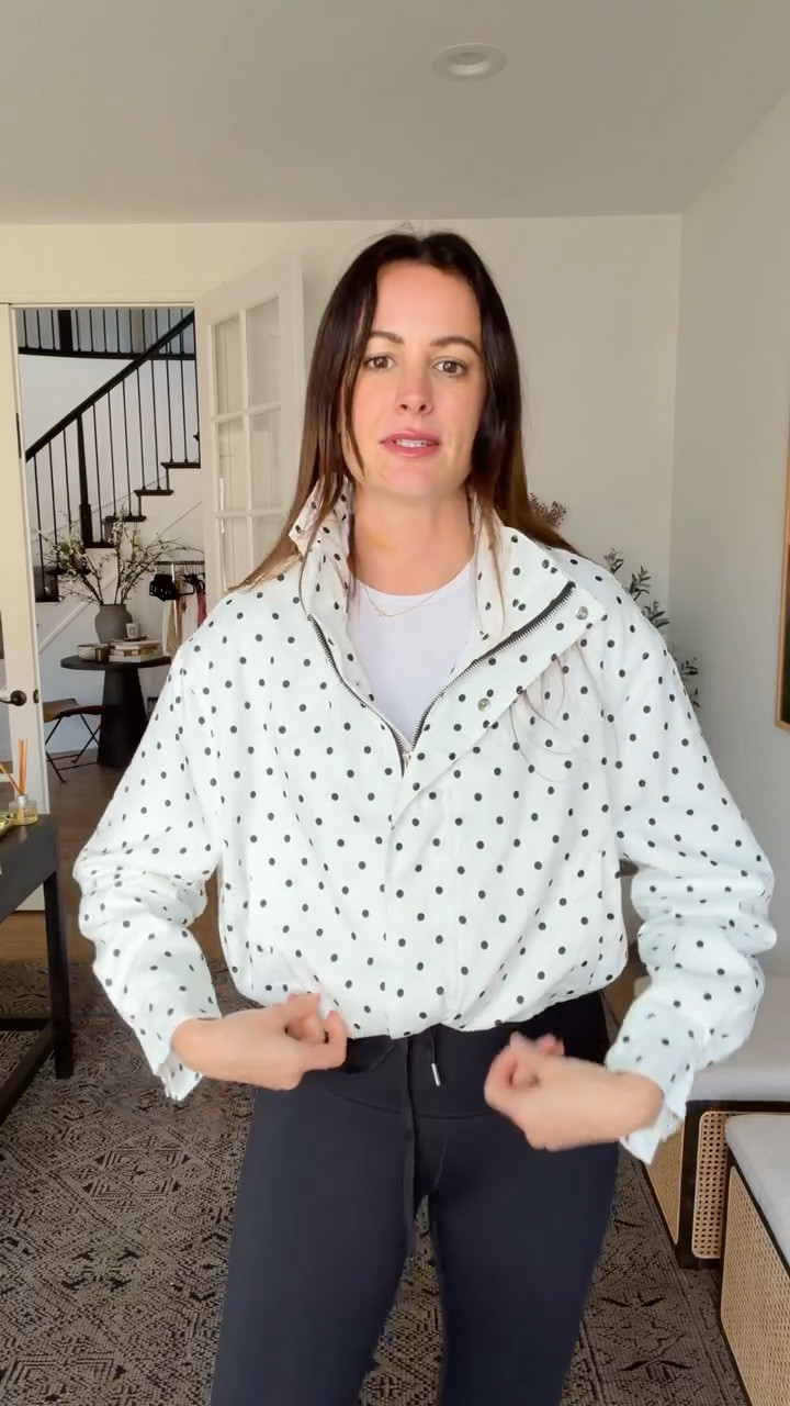 This is the cutest polka dot pullover! I love the polka dot trend! 

#LTKgrwm #LTKootd #LTKTall