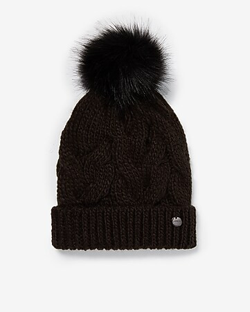 cozy cable knit pom beanie | Express