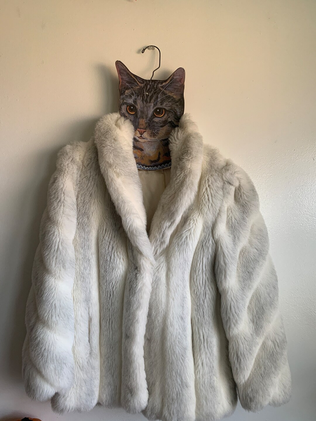 1980s White and Gray Faux Fur Coat - Etsy | Etsy (US)