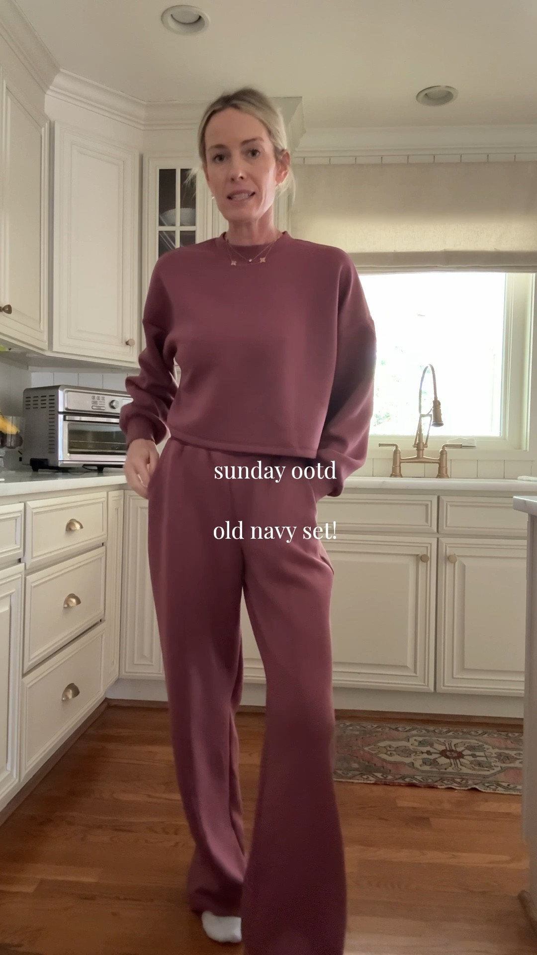 Small tall pants and small top! Xo 