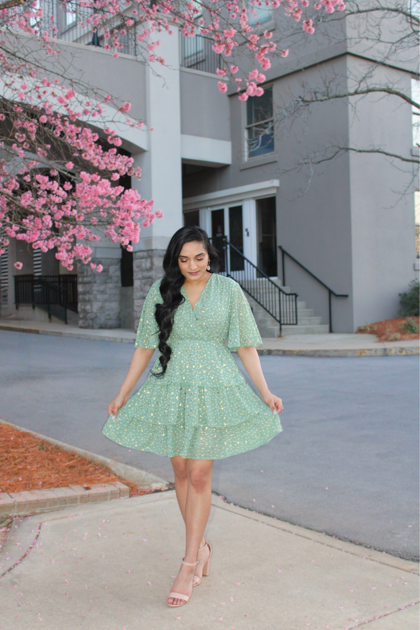 • Spring Fling 💚🌸 •

girly style, girly fashion, girly outfits, feminine style, feminine outfits, feminine fashion, spring dress, spring outfits, spring styles, spring fashion, green dress, polka dot dress, metallic gold polka dot dress 

#LTKfindsunder50 #LTKfindsunder100 #LTKshoecrush