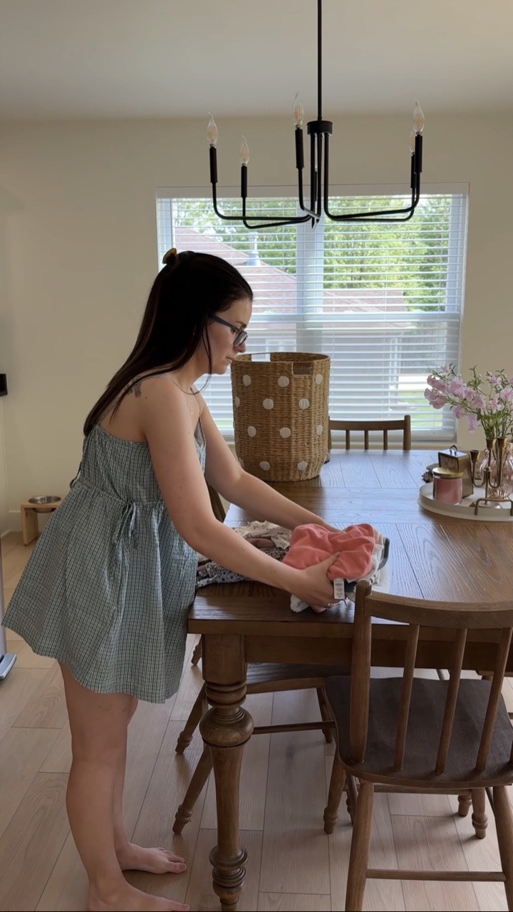 Cutie new romper for summer 💚

#vlog #laundry #laundryday #workingmom #ootd #summer

Do laundry with me
Doing laundry
Laundry day
Mom vlog
Cleaning vlog
Working mom

#LTKmomlife #LTKvlog #LTKootd