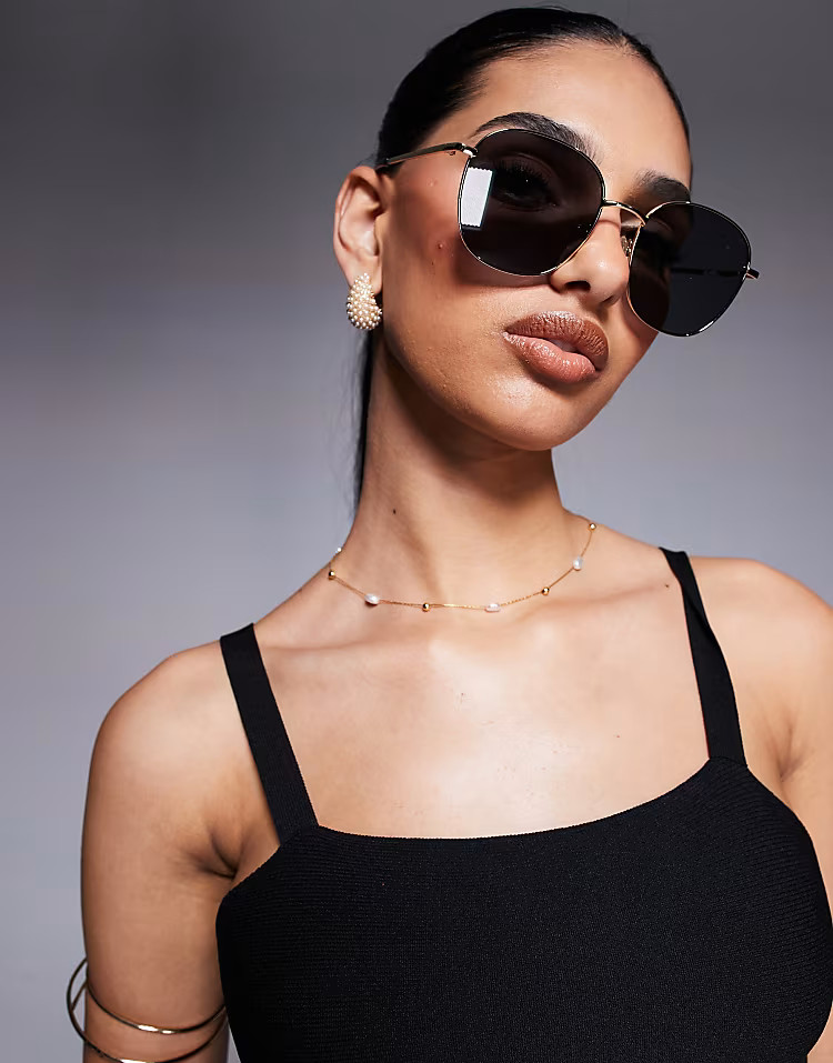 Quay Australia Omen round sunglasses with polarised lens in black | ASOS (Global)