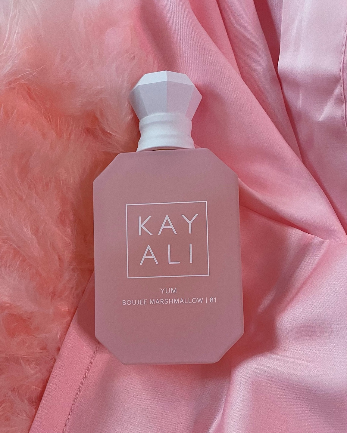 All you’re missing is a cup of hot cocoa to go with this fluffy marshmallow fragrance ☕️💕