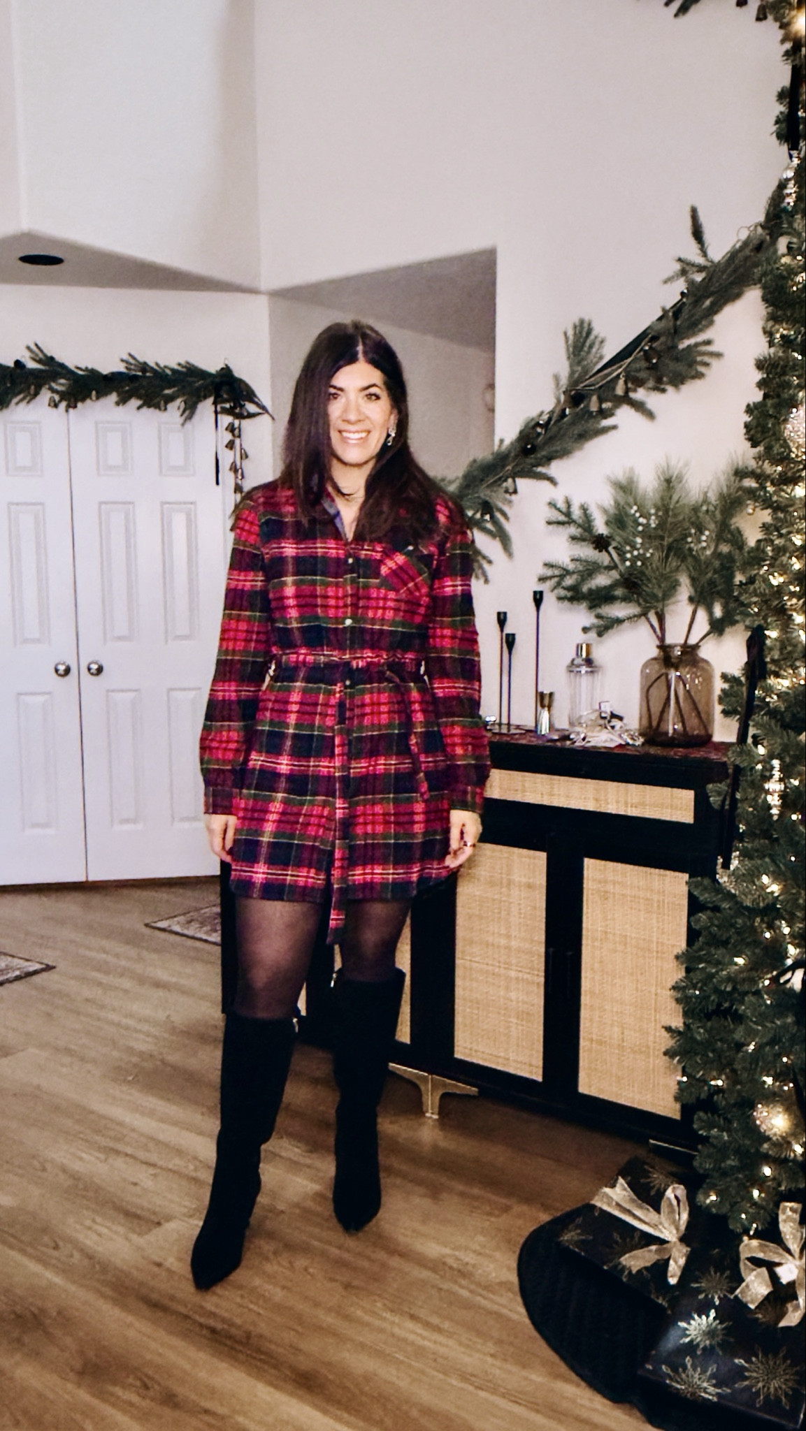 Last minute holiday outfits
In a large plaid tie waist dress


#LTKFindsUnder50 #LTKMidsize #LTKHoliday