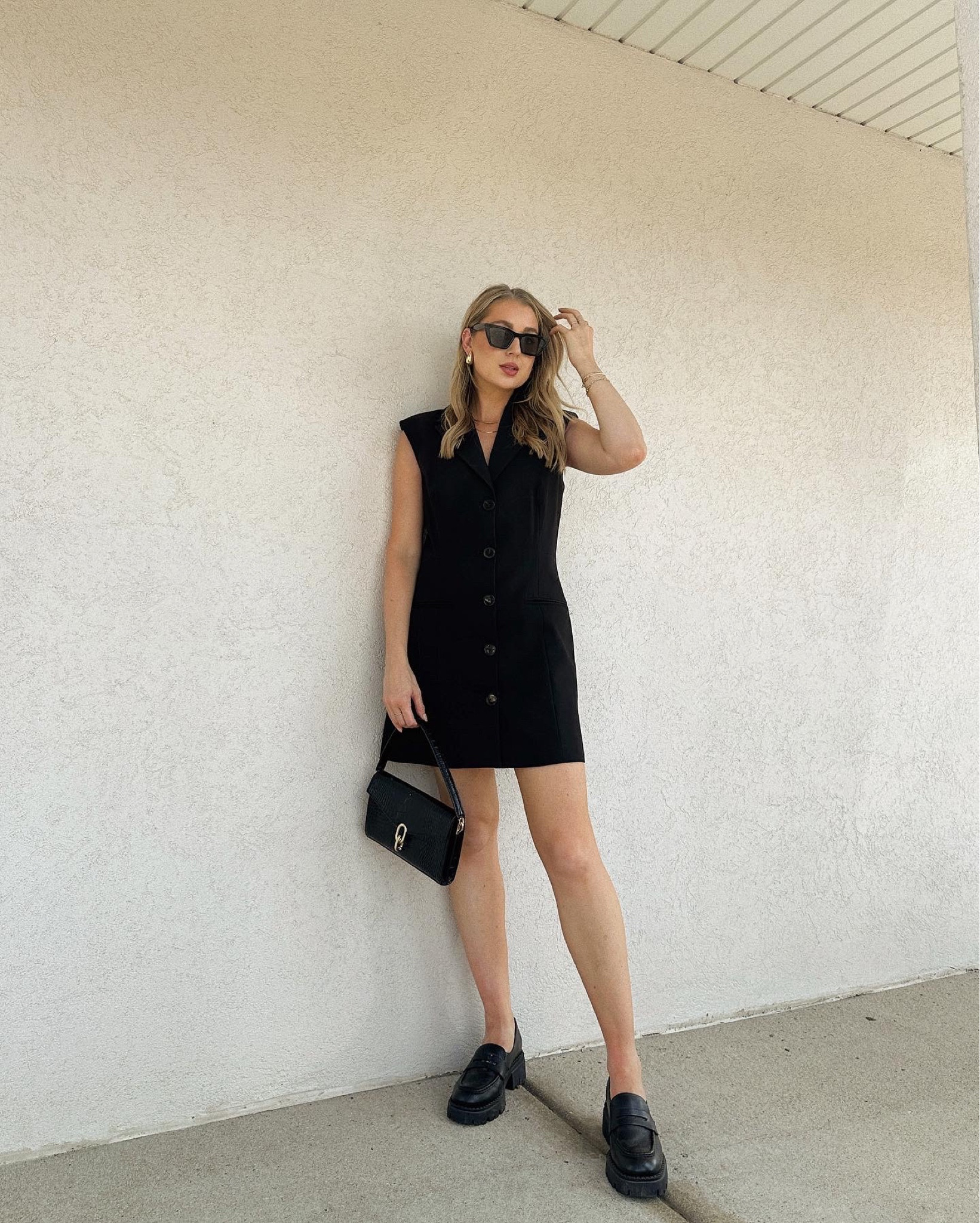 Once in awhile I pull out an old style blogger moment 🖤 