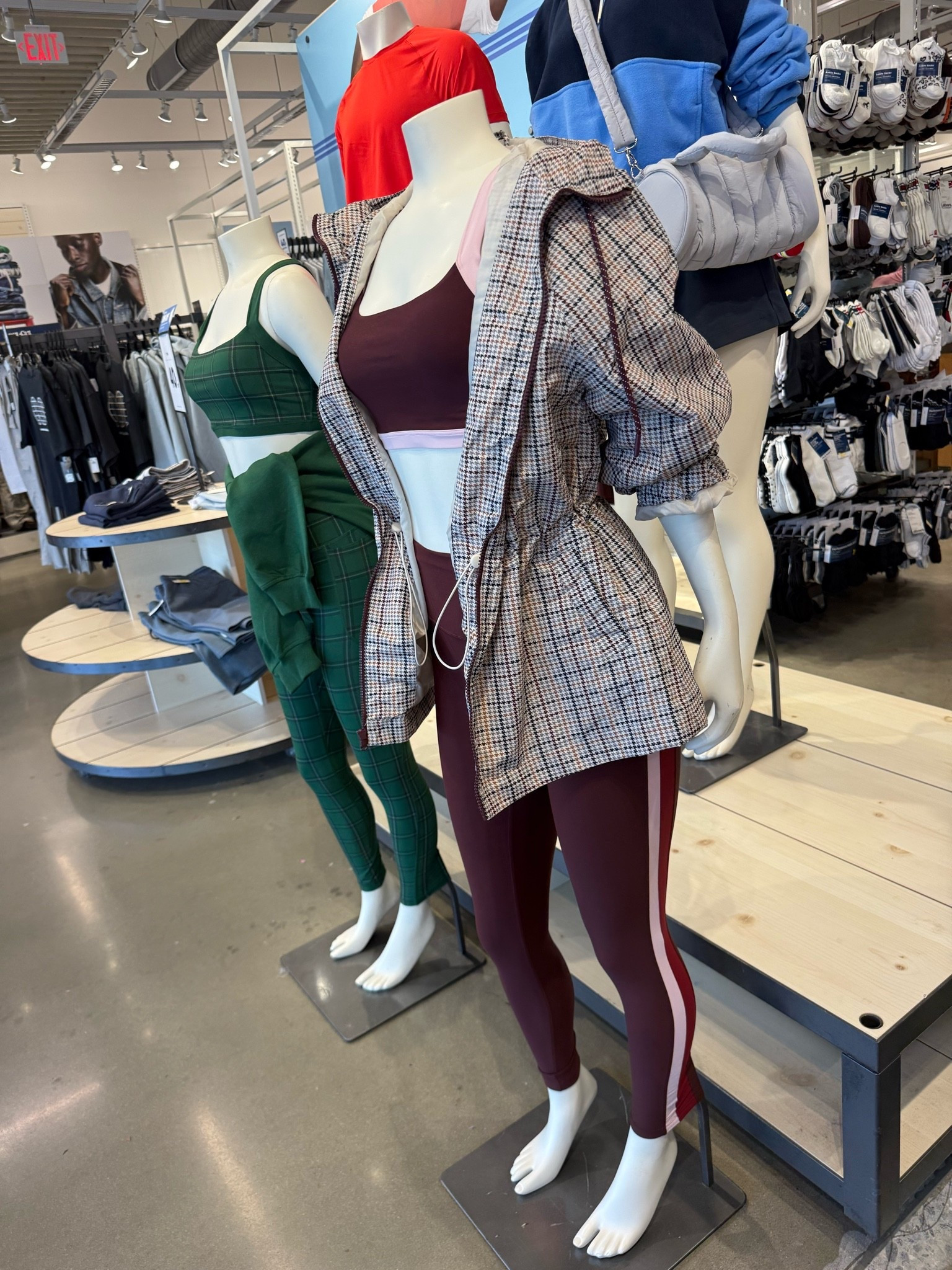 Snagged this set at old navy 
40% plus 20% off

#LTKSaleAlert #LTKootd #LTKfitnessgoals
