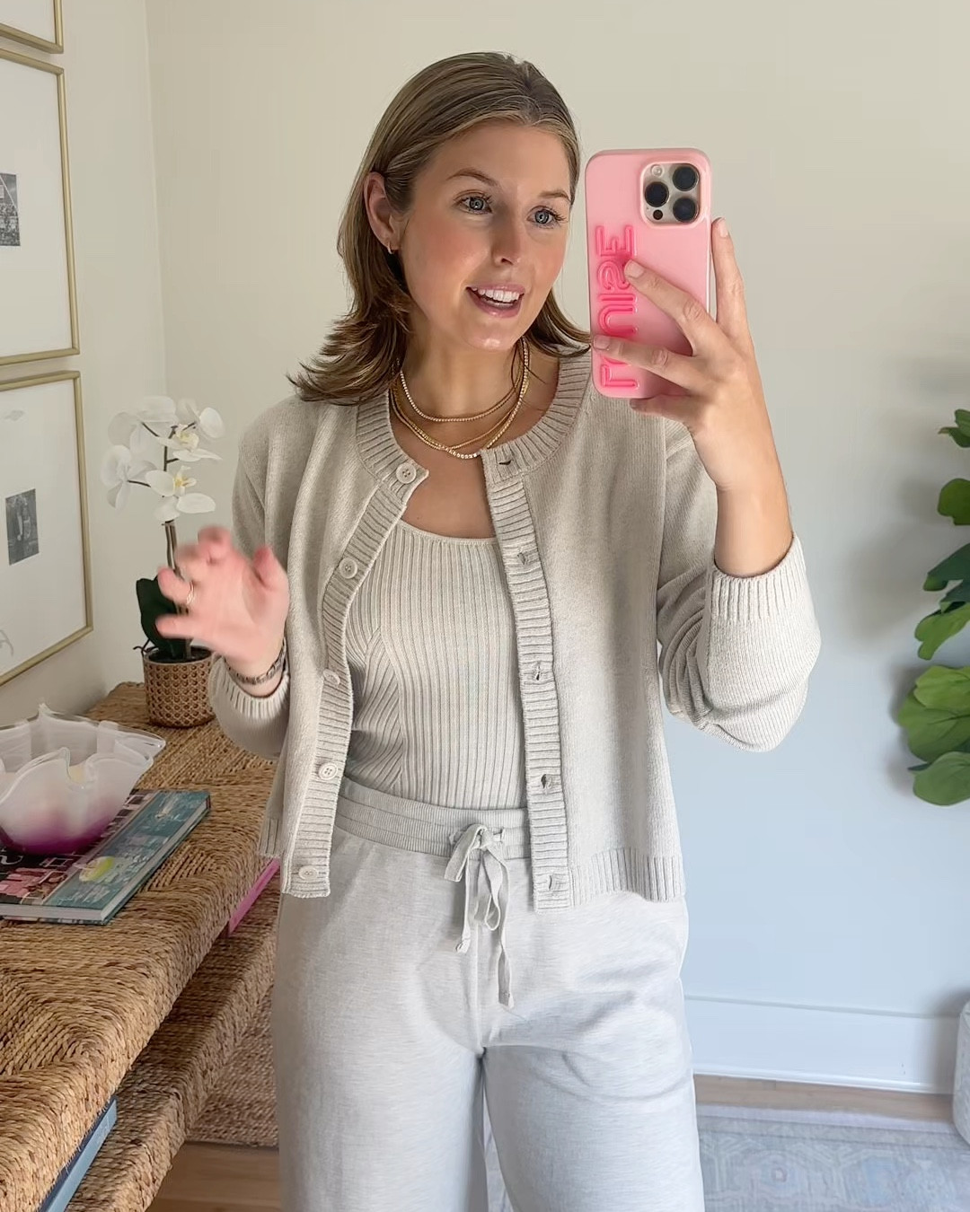 Travel outfit! Wearing a S in everything!