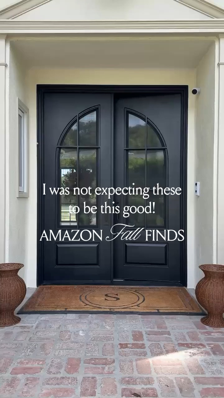 A gorgeous fall front porch…all from Amazon! 🍂🍁

#LTKHome #LTKSeasonal #LTKdayinmylife