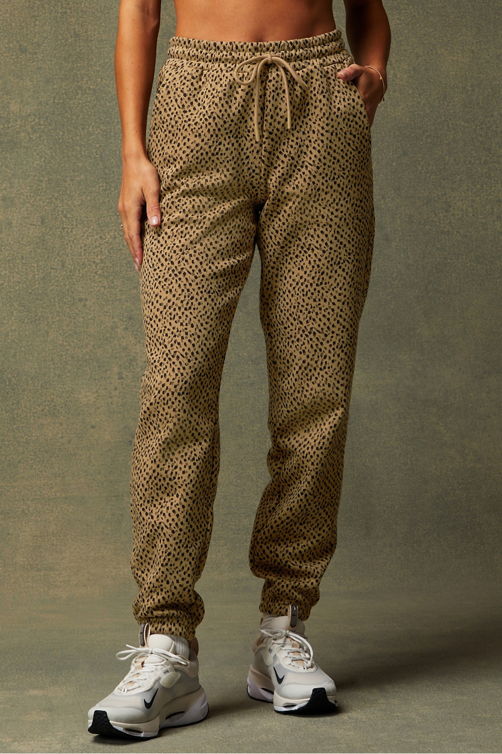 Cozy Fleece Go-To Sweatpant | Fabletics - North America