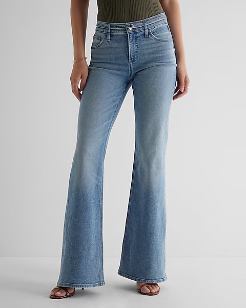 Mid Rise Medium Wash Belted '70s Flare Jeans | Express