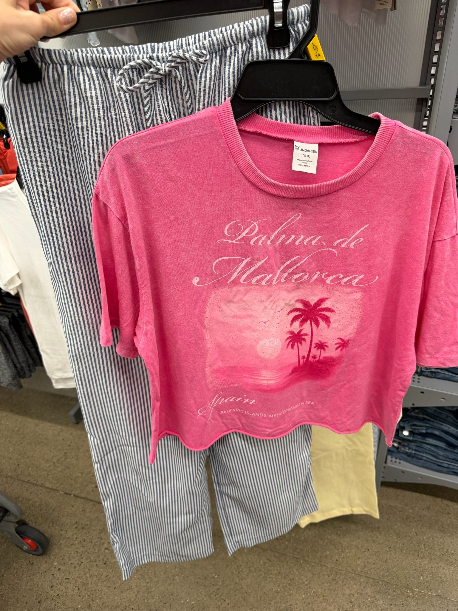 Walmart summer outfit idea with these stripe wide leg drawstring pants and boxy crop graphic tees. #walmartfashion