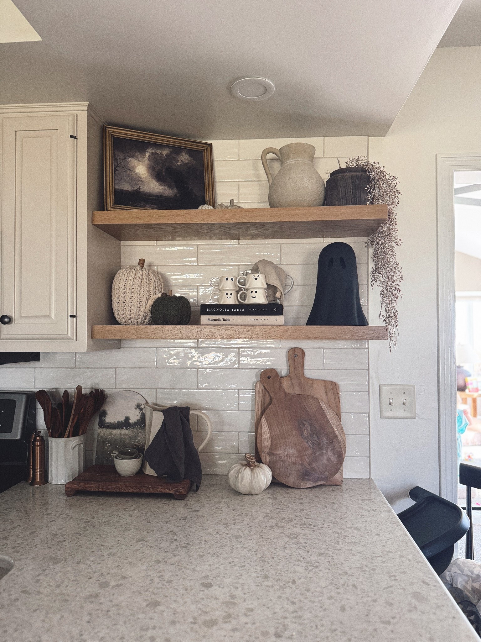 Neutral fall kitchen styling 🍂🖤 Cozy pumpkins, moody art, textured ceramics, and layered boards make this corner feel warm but still minimal. I love mixing functional pieces (like cutting boards + crocks) with seasonal decor to get that styled-but-lived-in look. Linking all the cozy finds + similar shelf decor so you can recreate this vibe in your own kitchen!
#LTKhome #FallKitchenDecor #ShelfStyling #NeutralHomeDecor #FallVibesOnly