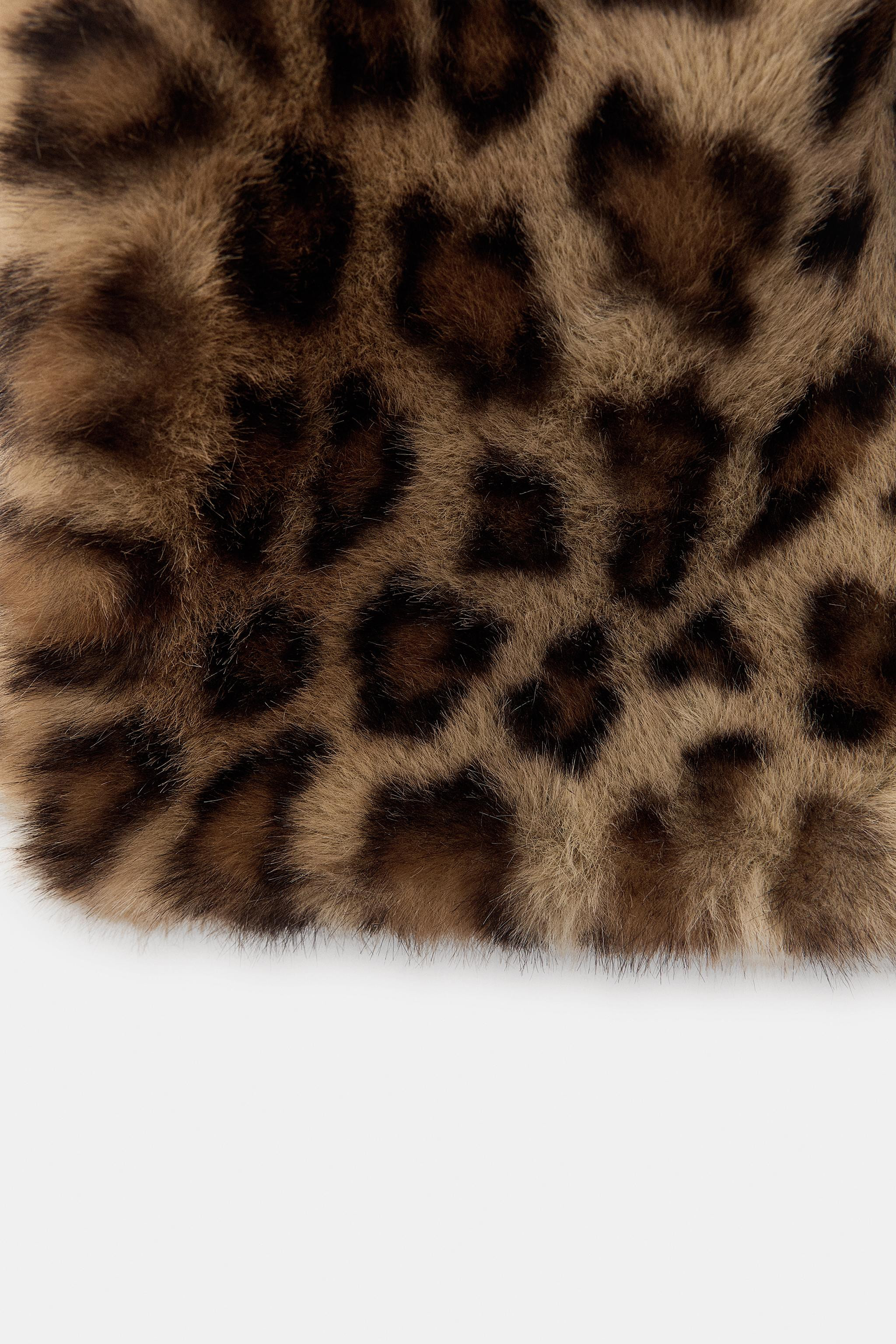 FAUX FUR ANIMAL PRINT SCARF | Zara US