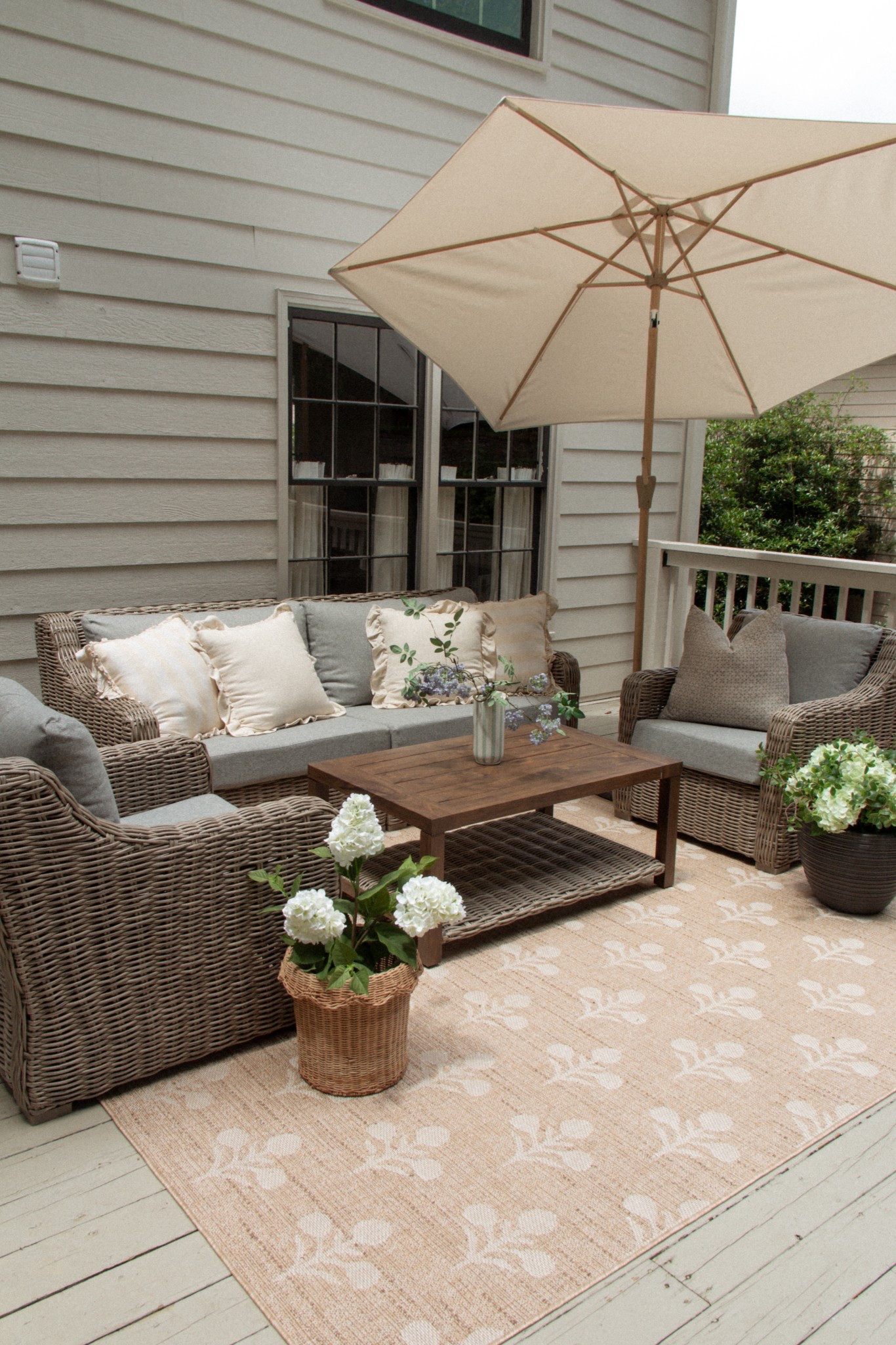 Finished our outdoor patio space 🥰💛

#LTKSummerEdit #LTKHome