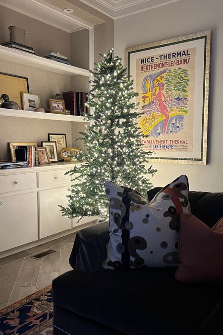 The prettiest Christmas tree under $200!!

#LTKHoliday