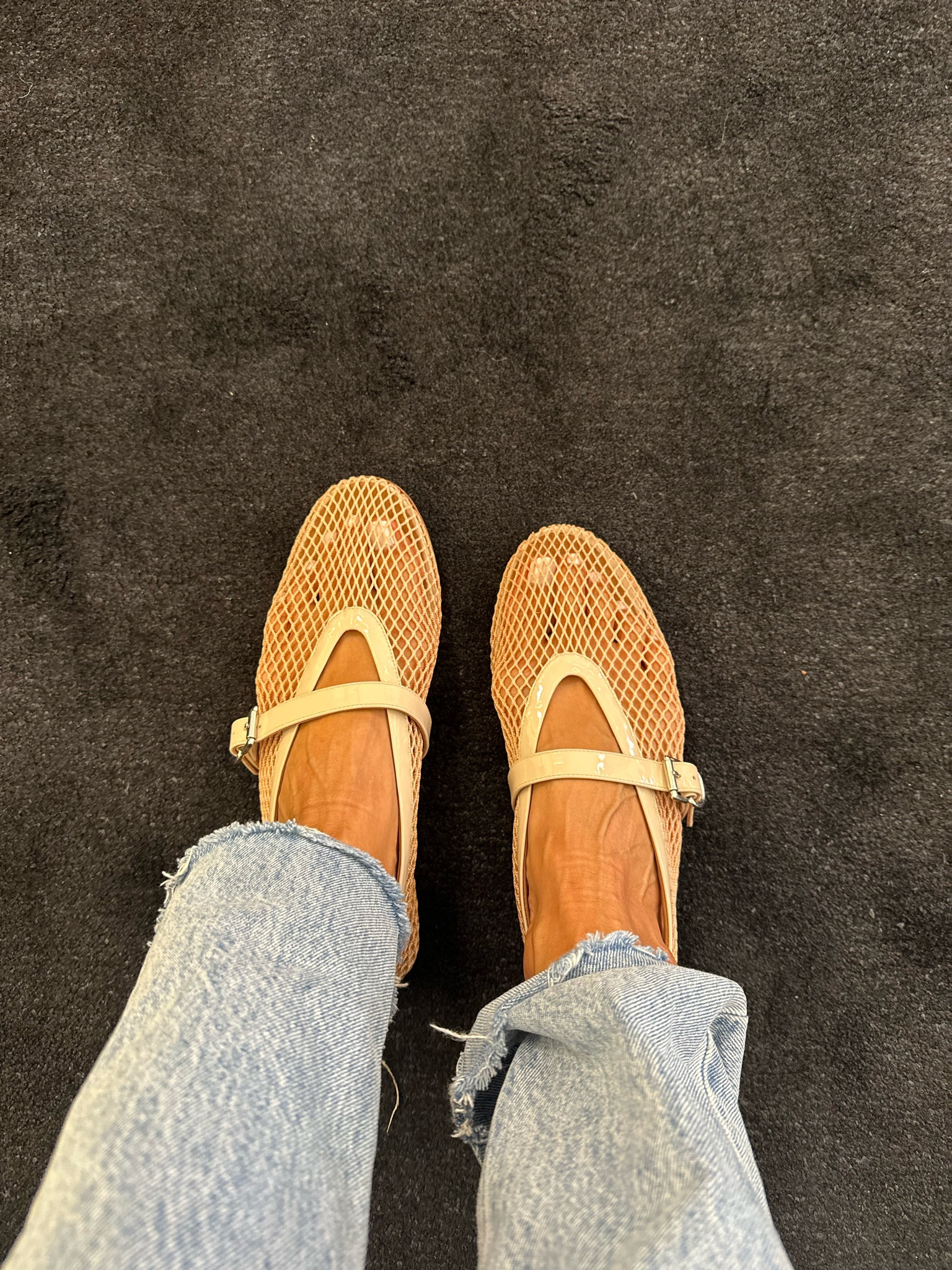 I am in love with these alaia ballet flats. Perfect for the spring and summer.

Bergdorf is having a sale!

Alaia, ballet flats, summer shoe

#LTKStyleTip #LTKOver40 #LTKShoeCrush