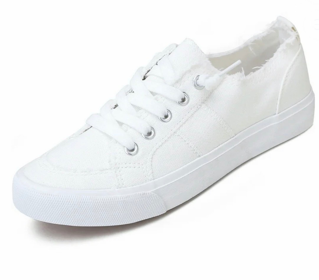 These sneakers from Walmart are currently on sale!

#LTKSaleAlert