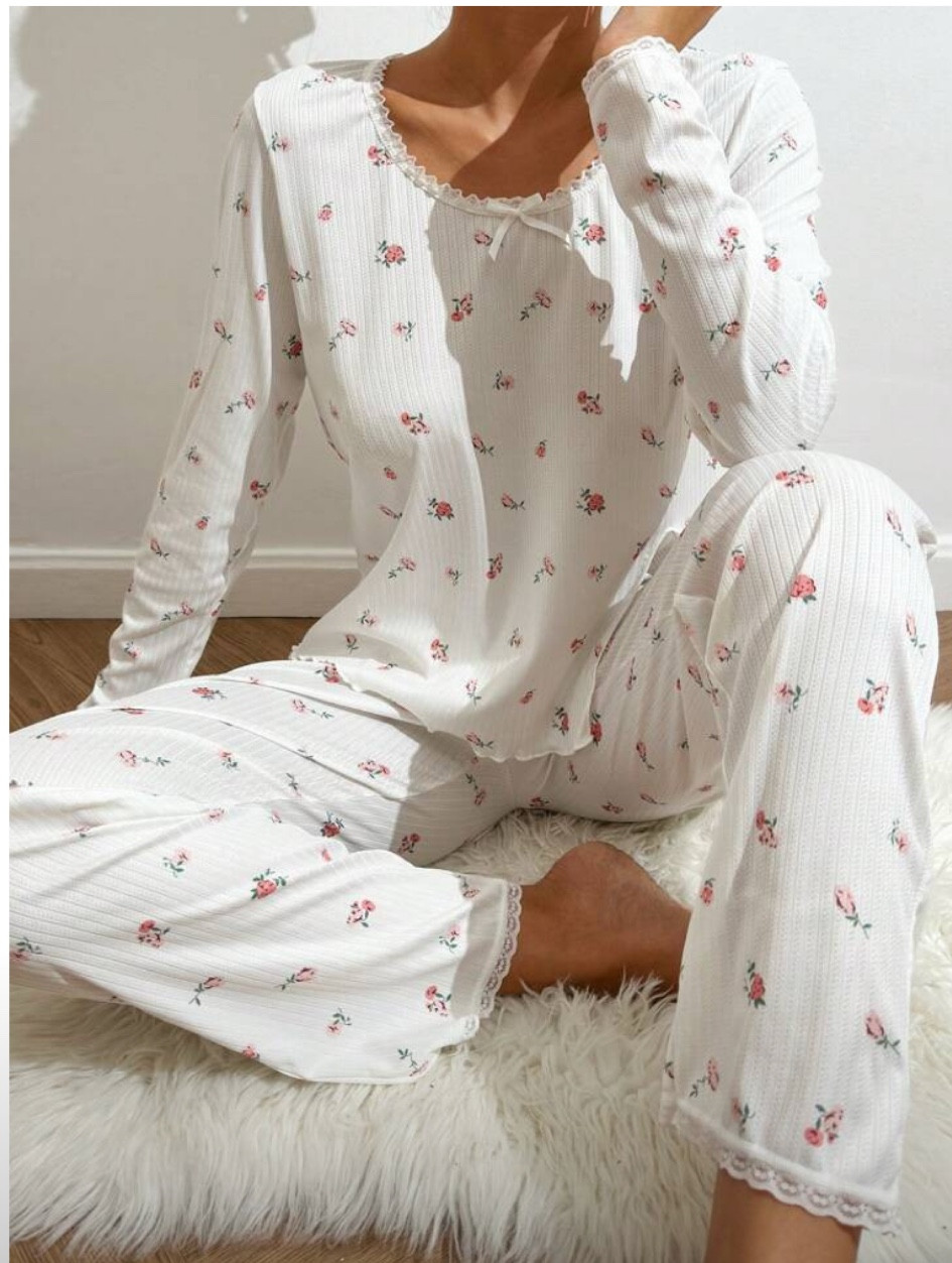 Dainty floral pajamas #shein #pajamas #dainty #giftspo #sheinpajamas 

#LTKSaleAlert #LTKStyleTip #LTKFindsUnder50