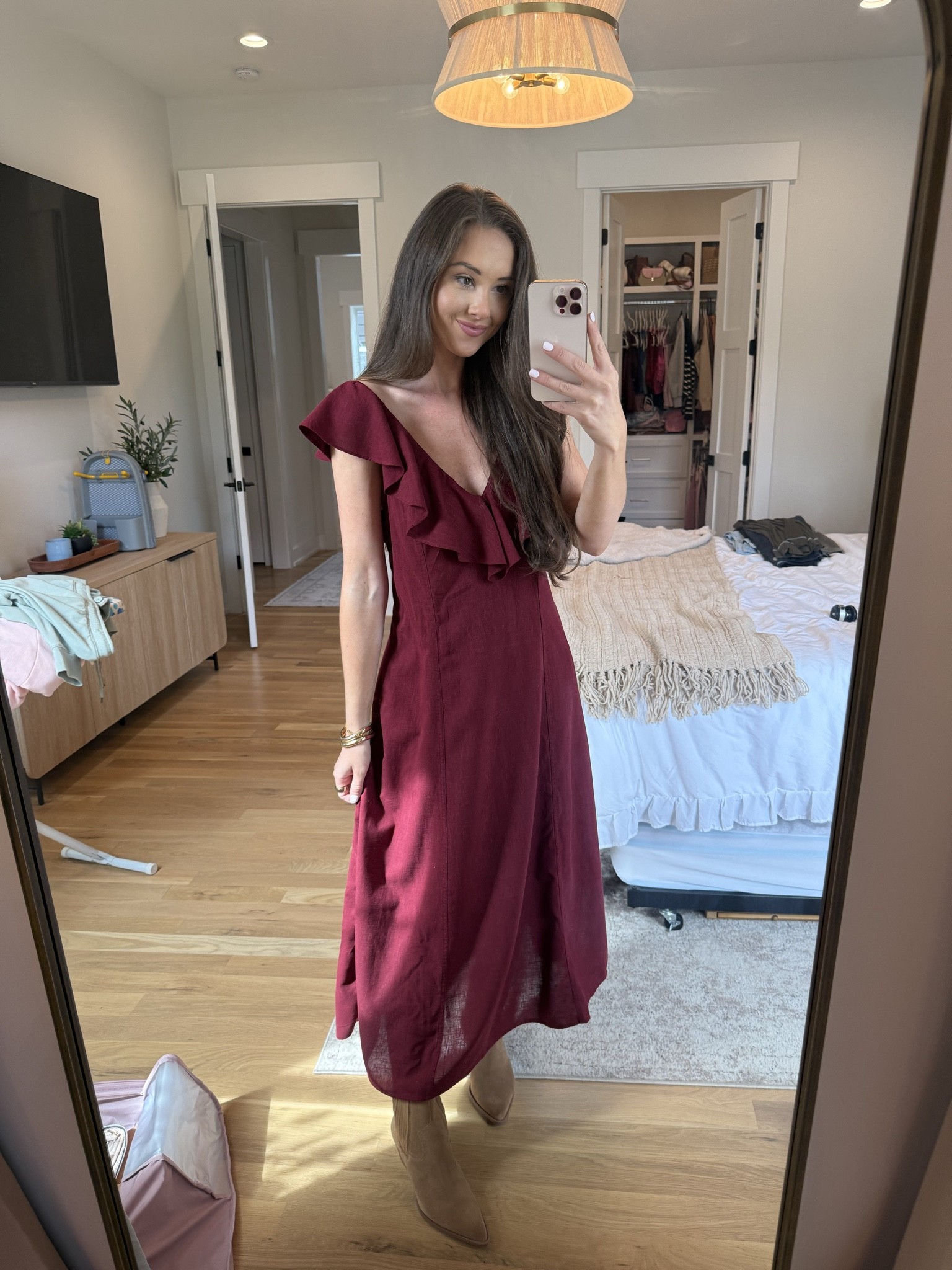 This maroon A line dress is so gorgeous and perfect for fall. I love the ruffle detail. 

target, target fashion, fall fashion 

 