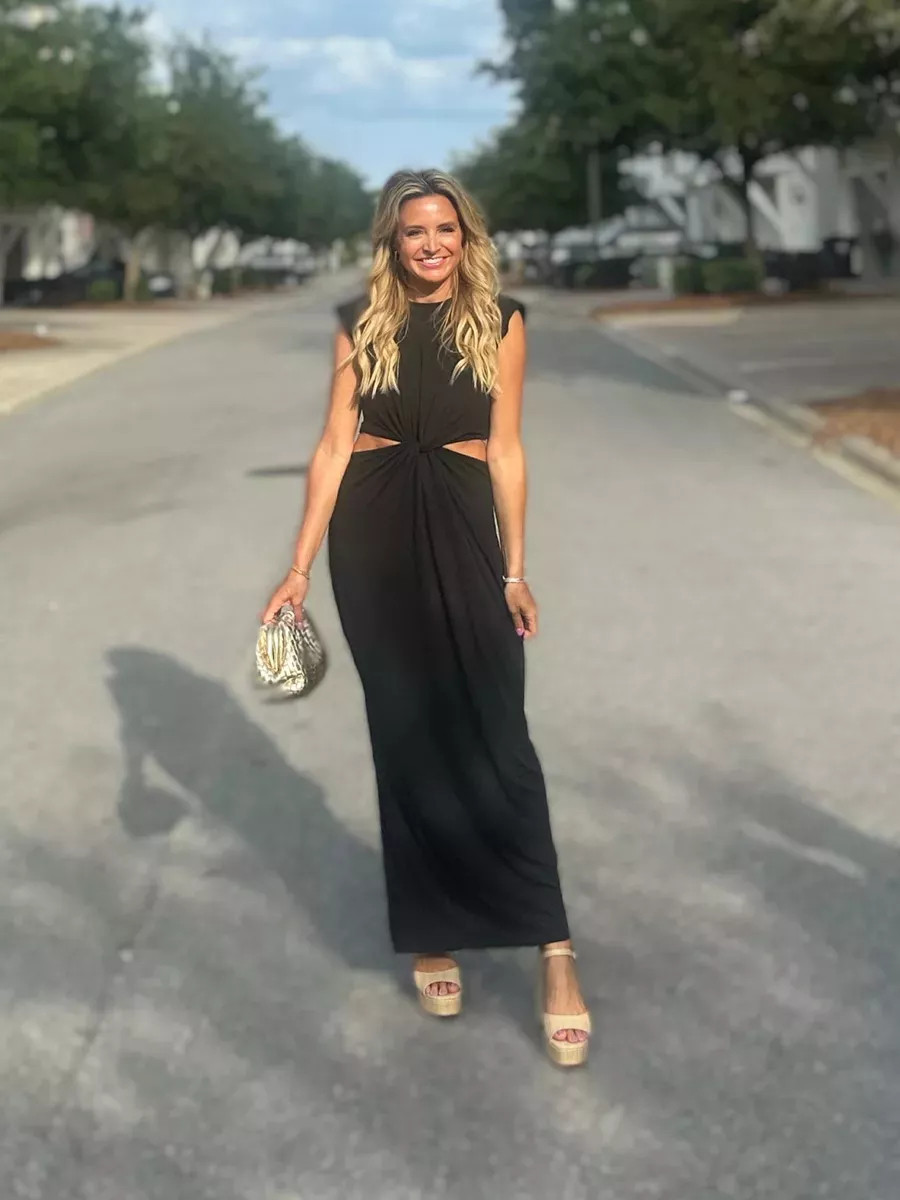 The best under $35 dress from @cupshe! Comes in green and navy, too! I’m in the XS! #sponsored Code: Ashley for 15% off over 70USD or 20% off over 109USD 

 #LTKSeasonal #LTKStyleTip #LTKTravel