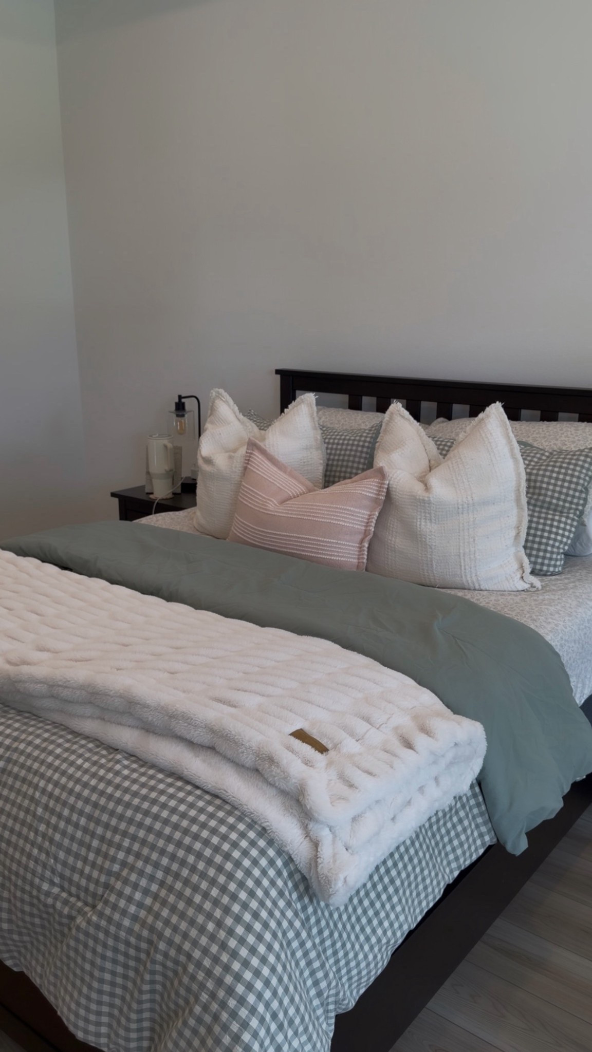 the coziest bedding 💗💗💗 

#LTKdayinmylife #LTKvlog #LTKHome