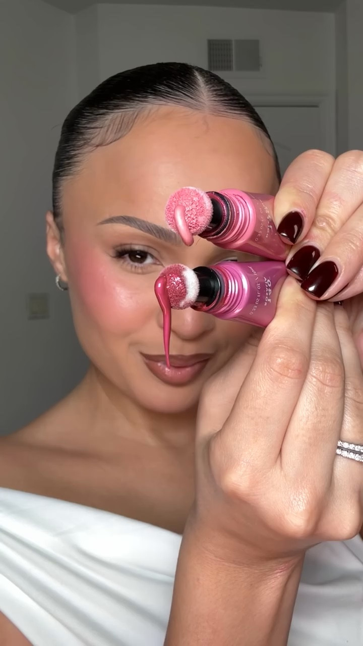 The most beautiful liquid glow blushes @milanicosmetics 💕✨

Blushes used - @milanicosmetics cheek kiss liquid + glow blush in 140 rosalia & 130 dolce pink 

#makeupreels #makeuptutorial #pinkblush #blush #makeupreel #milanicosmetics