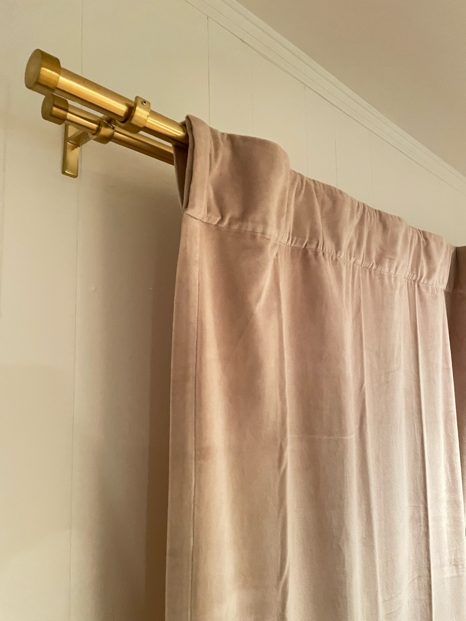 Curtain color- camel
Curtain rod color- brass
#livingroom #curtains #crateandbarrel #westelm

#LTKhome #LTKSeasonal