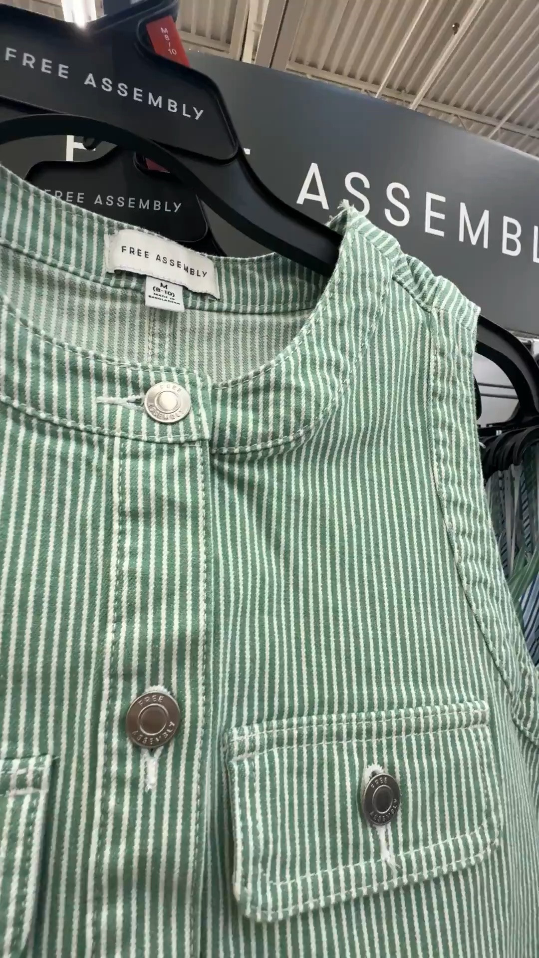 Big fan of these green stripes!